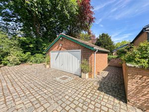 Photo 40- click for photo gallery